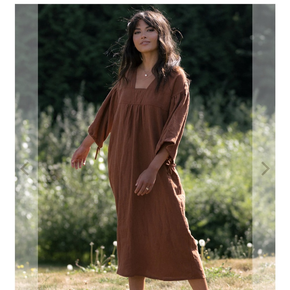 Brown dress